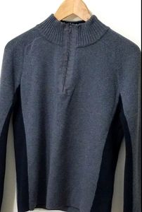 Ladies DKNY Sweater WORN ONCE.